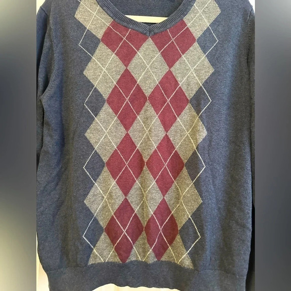 Men's Van Heusen Long Sleeve Cotton Pull Over w/ V-Neck - Picture 2 of 6